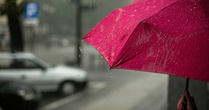 pink umbrella
